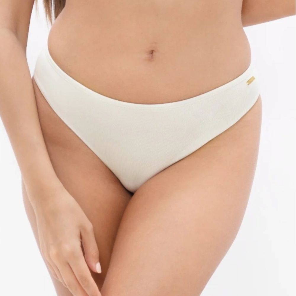 NWT 1 PEOPLE White Turin Thong Pantie (Size: XS)